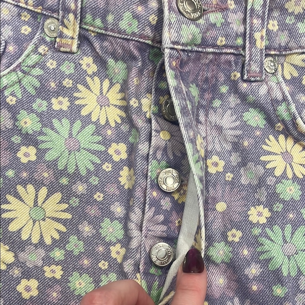 Zara Floral High-Waisted Denim Shorts - Picture 3 of 4